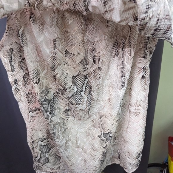 WHBM Snake Print Off the Shoulder Blouse Sz M - Picture 6 of 8